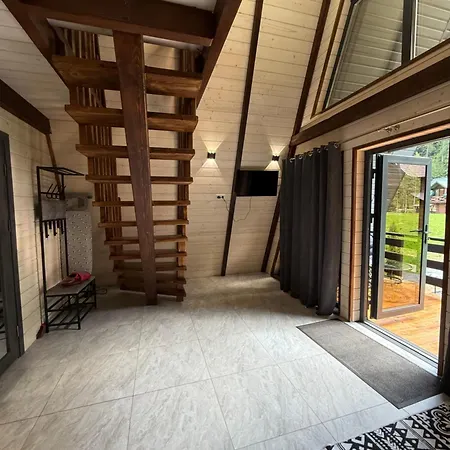 у віти A-frame 3 Synevyrs'ka Polyana
